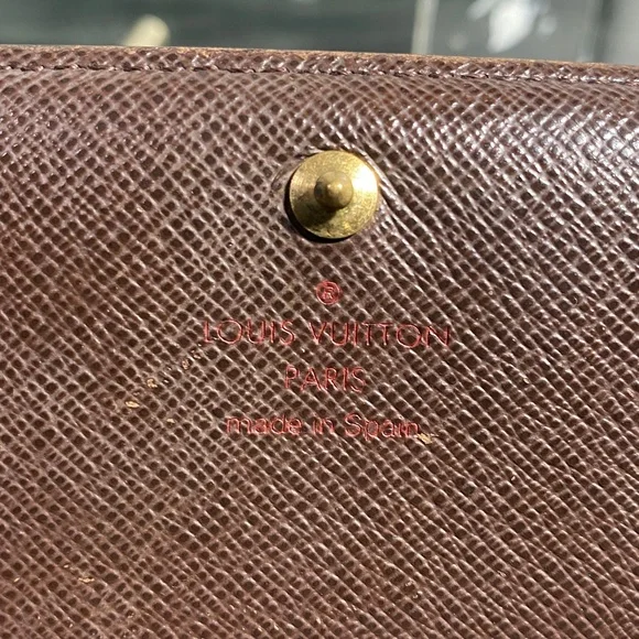 Authentic Louis Vuitton Damier Bifold Zippy Wallet - Picture 6 of 16